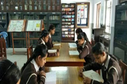 Vivek Vidyalaya-Library